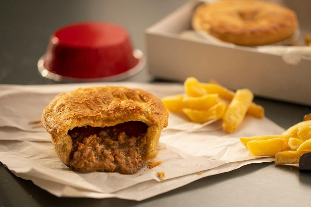 PUKKA Wrapped & Baked Large Minced Beef & Onion Pies