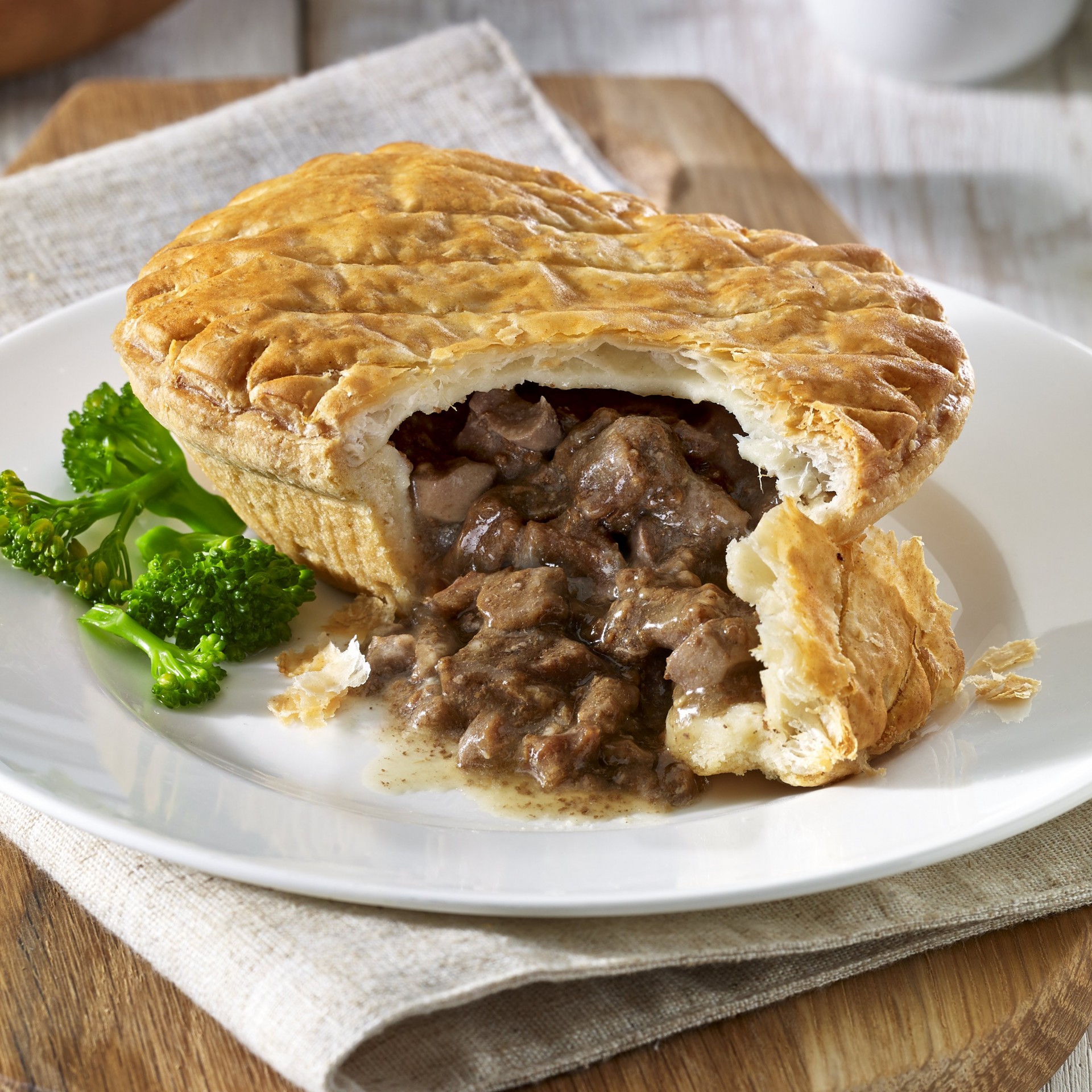 Bulk Buy WRIGHTS Steak & Kidney Puff Pastry Pies Wholesale KFF