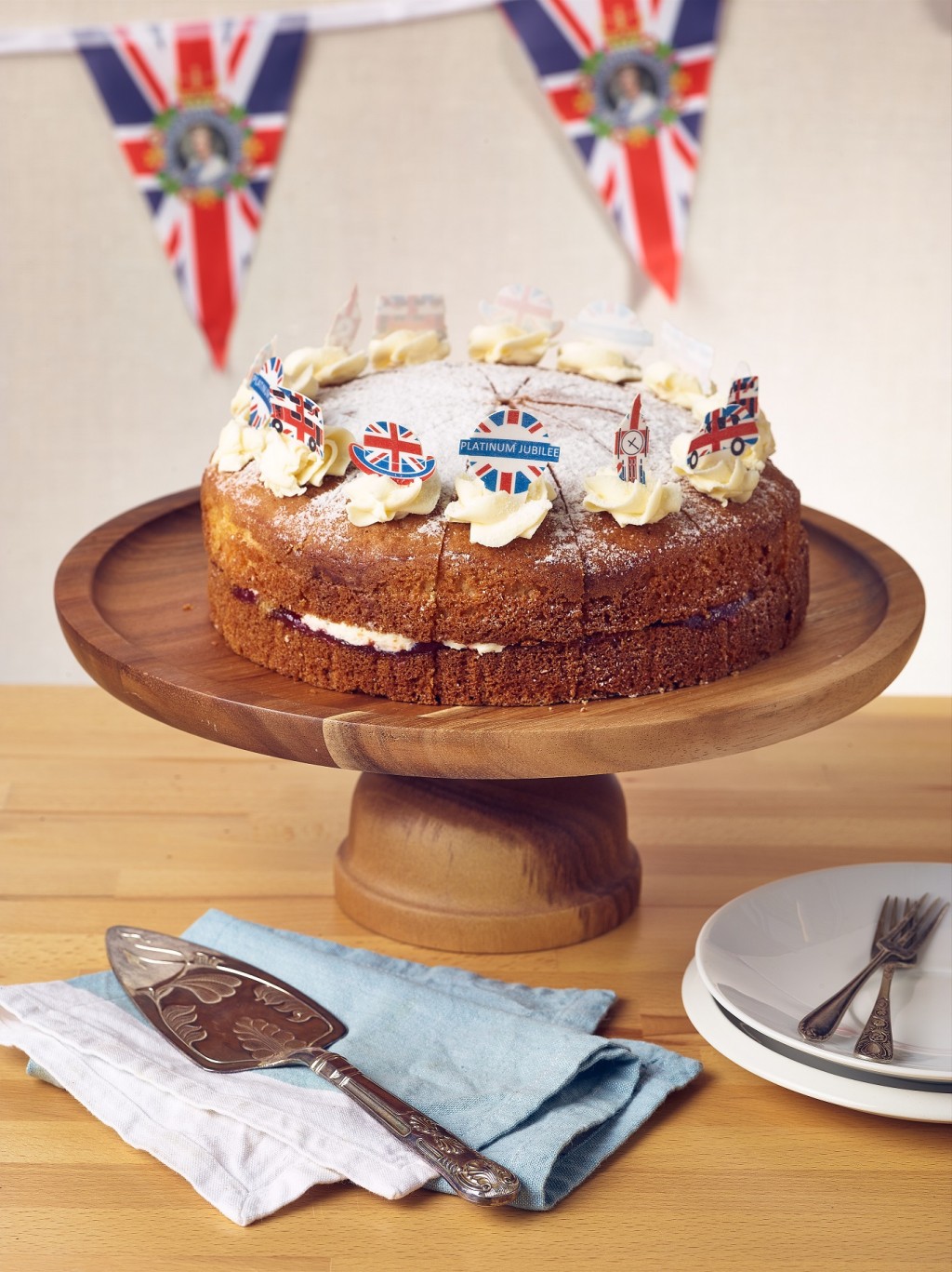LOVE HANDMADE CAKE Jubilee Victoria Sponge