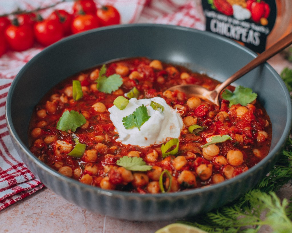 Delphi Spicy Chickpea & Med Veg Salad