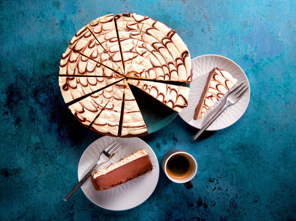MADEMOISELLE DESSERTS Mississippi Mud Pie Cheesecake