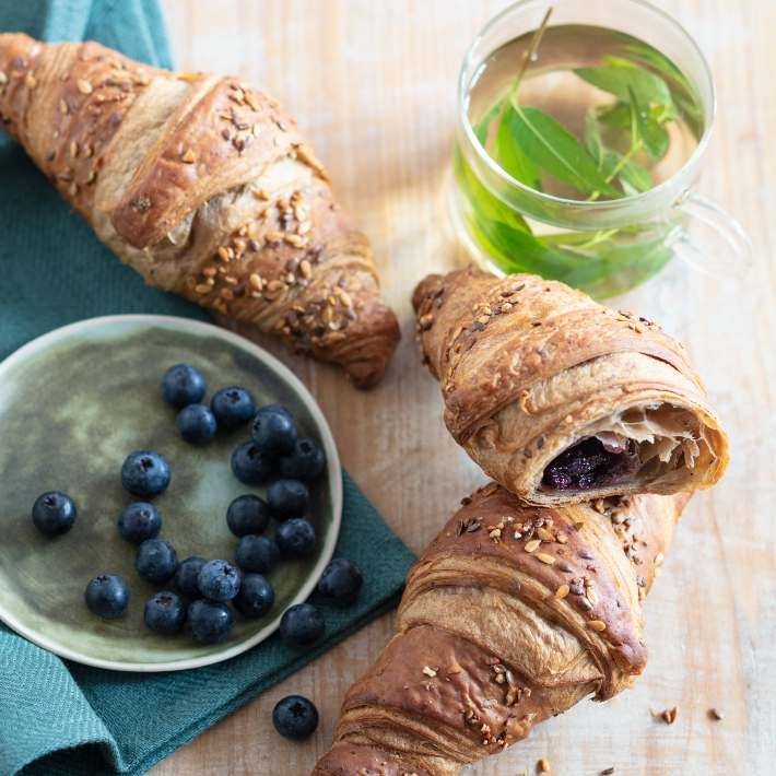 DELIFRANCE Vegan Filled Blueberry Croissant