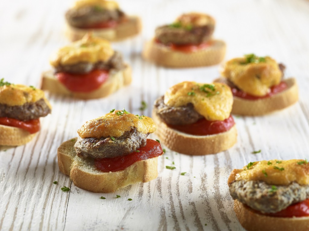 FRANK DALE Cheeseburger Crostinis