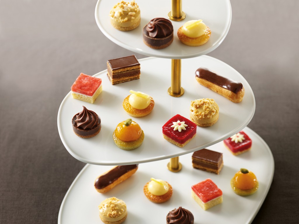 TRAITEUR DE PARIS Traditional Sweet Platter