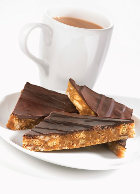 HANDMADE CAKE COMPANY Maple & Pecan Slice