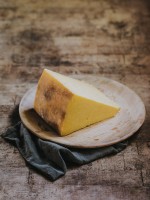 QUICKES Traditional Mature Cheddar Wedge