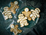 Iced Gingerbread Skeleton & Mummy
