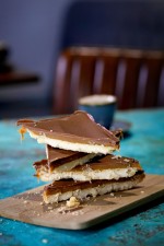 HANDMADE CAKE COMPANY Caramel Slice